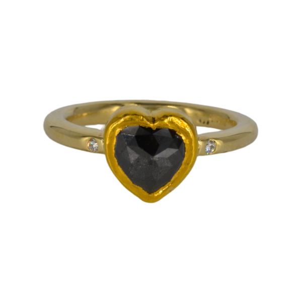 Ring met een hart van zwarte diamant